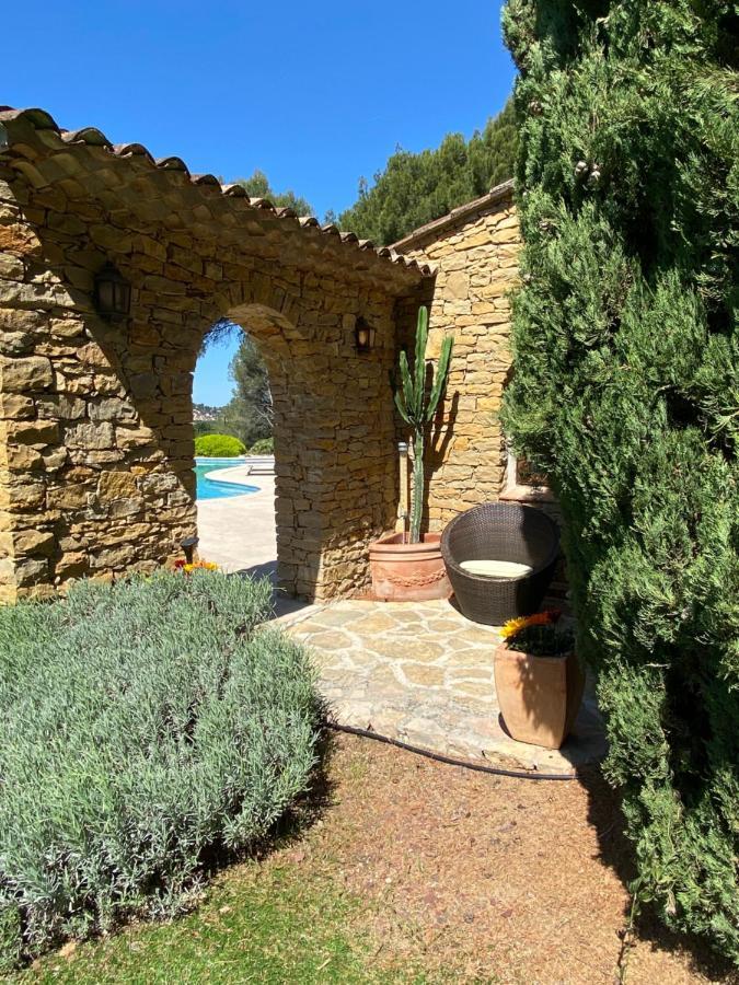 Une Pause En Provence Le Beausset Exterior foto